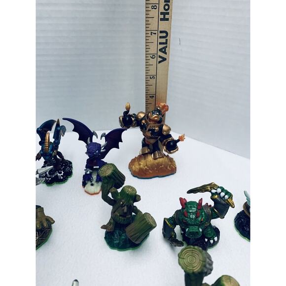 Skylander Action Figure Lot 41 Pieces Giants? 1" to 4" Tall Some Dups Good Clean - Picture 6 of 15